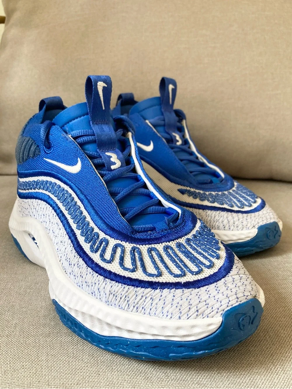 Nike Cosmic Unity 3 Team Blue White Men’s 7.5 Woman’s 9